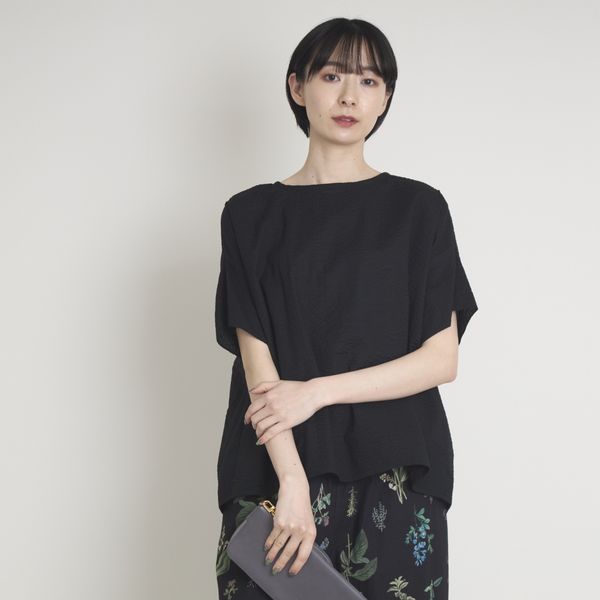 Kilka/袖口から下着が見えにくいポコポコブラウス